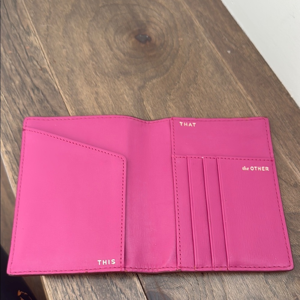 Fossil Passport Holder - Picture 3 of 3